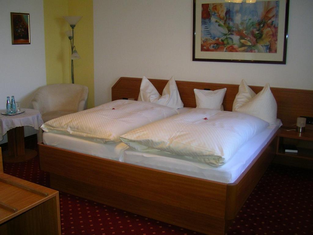 Hotel Landgasthof Kranz Huefingen Bilik gambar