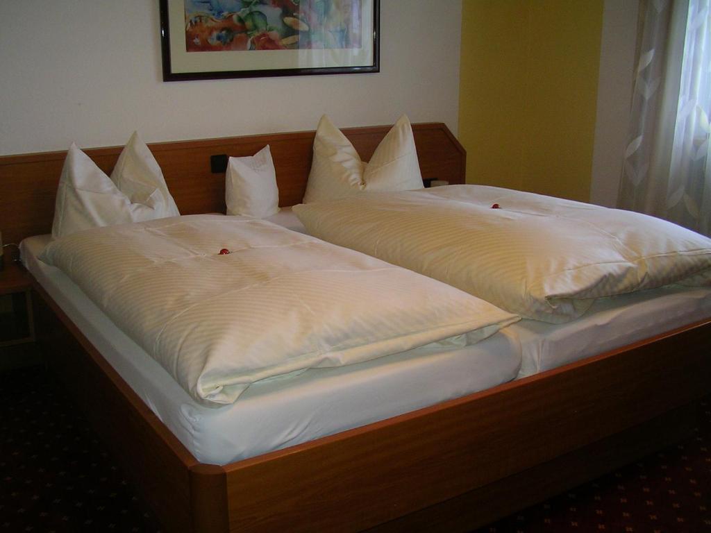 Hotel Landgasthof Kranz Huefingen Bilik gambar